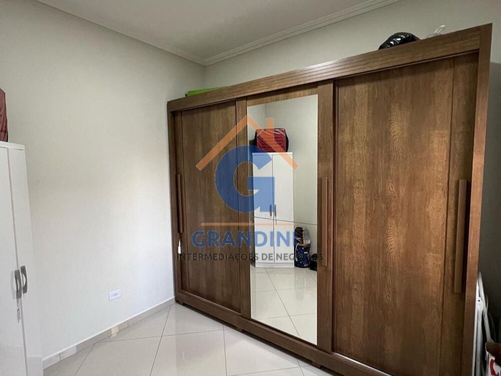 Casa à venda com 2 quartos, 200m² - Foto 2