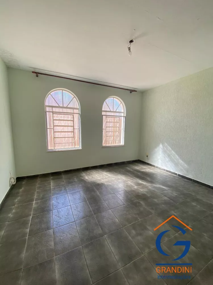 Casa à venda com 3 quartos, 252m² - Foto 4