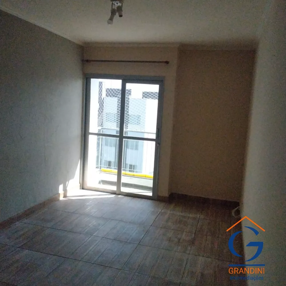 Apartamento à venda com 2 quartos, 61m² - Foto 2