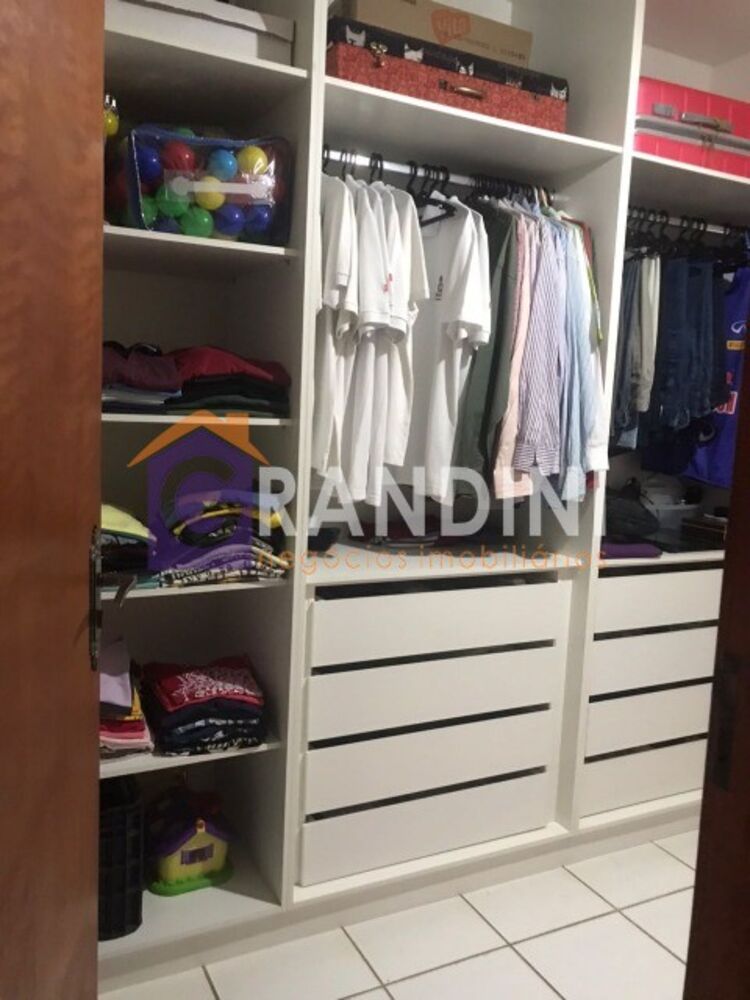 Casa, 2 quartos, 200 m² - Foto 2