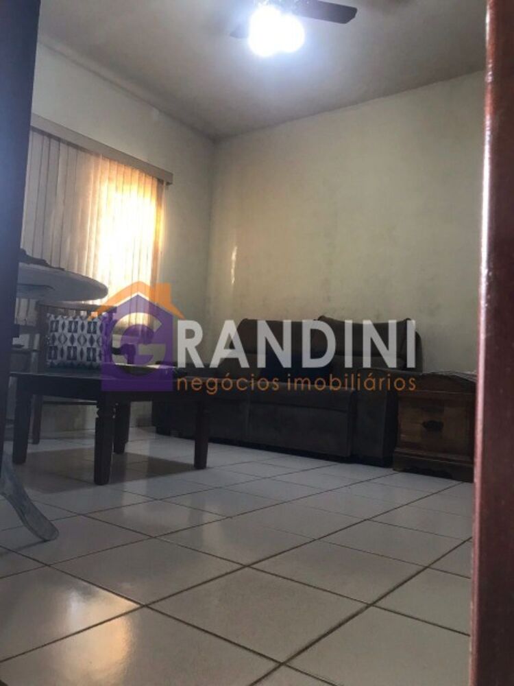 Casa, 2 quartos, 200 m² - Foto 1