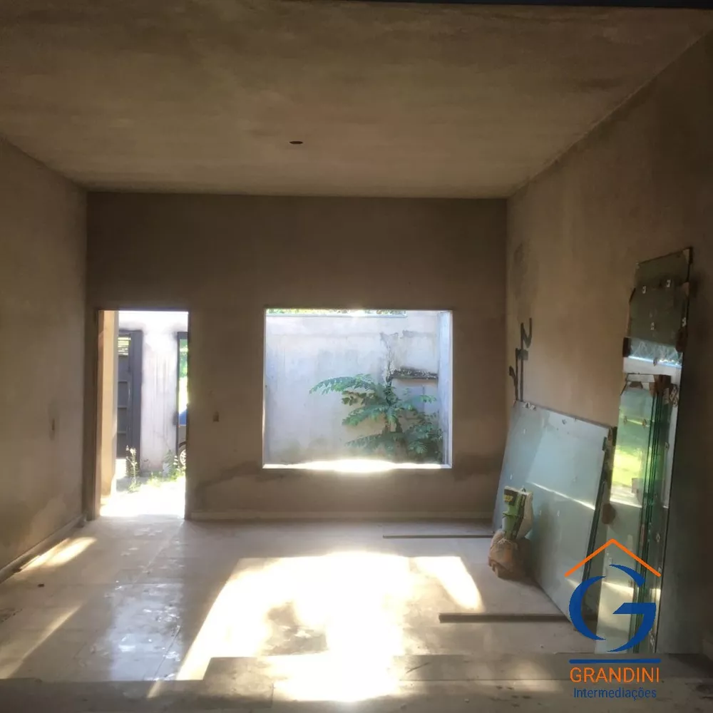 Casa à venda com 3 quartos, 300m² - Foto 3