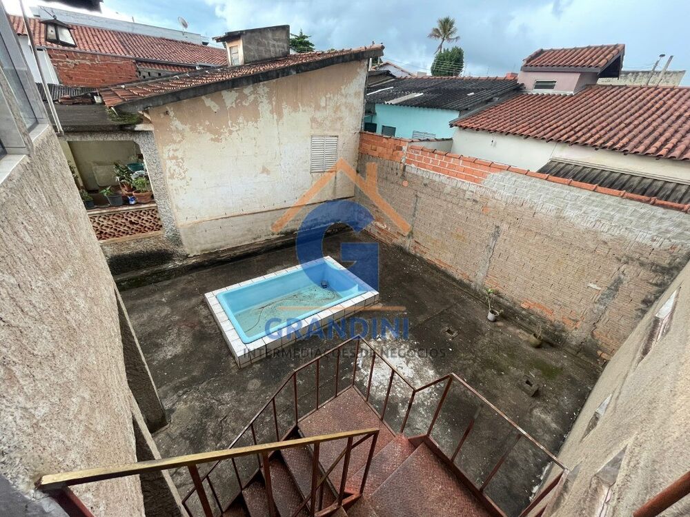 Casa, 5 quartos, 350 m² - Foto 1