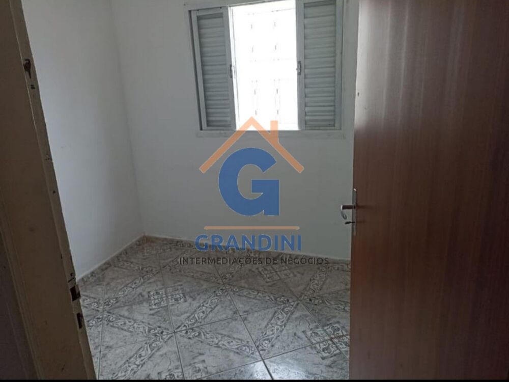 Casa à venda com 3 quartos, 200m² - Foto 2