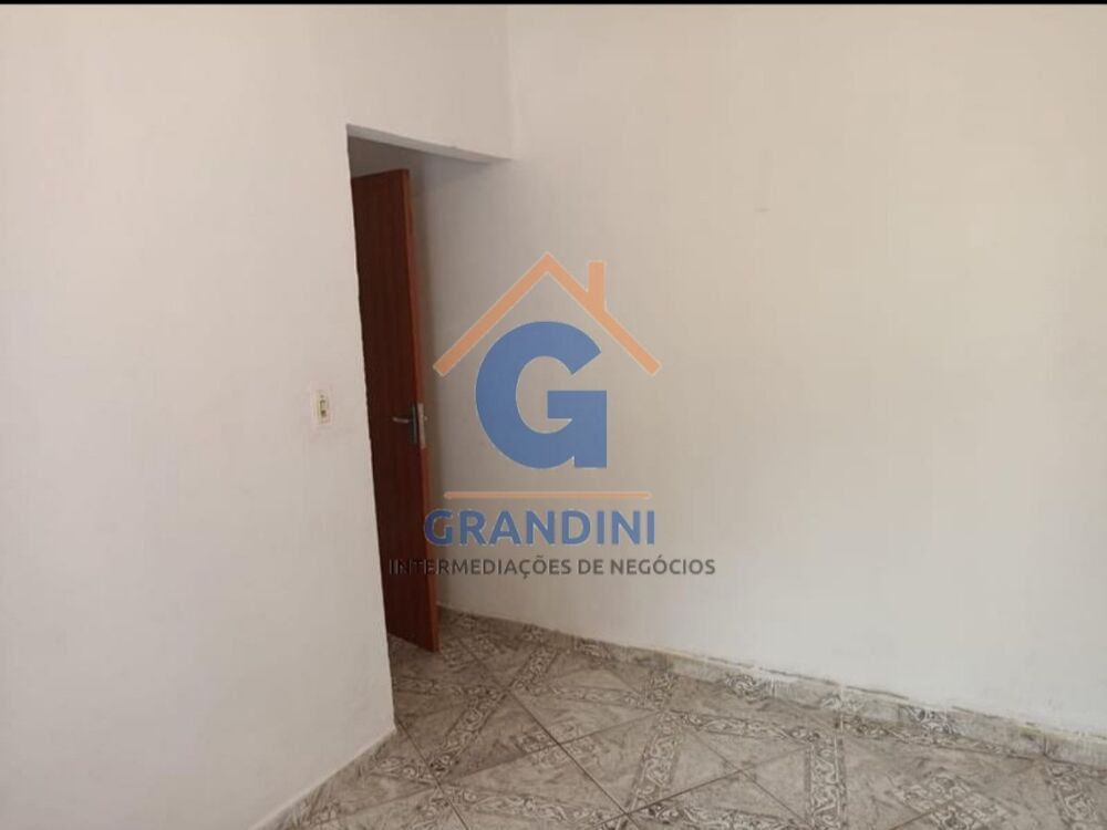 Casa à venda com 3 quartos, 200m² - Foto 1