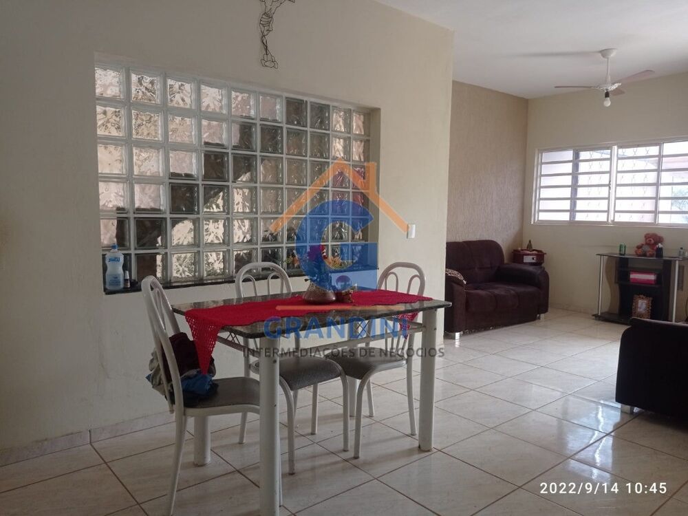 Casa, 3 quartos, 248 m² - Foto 3