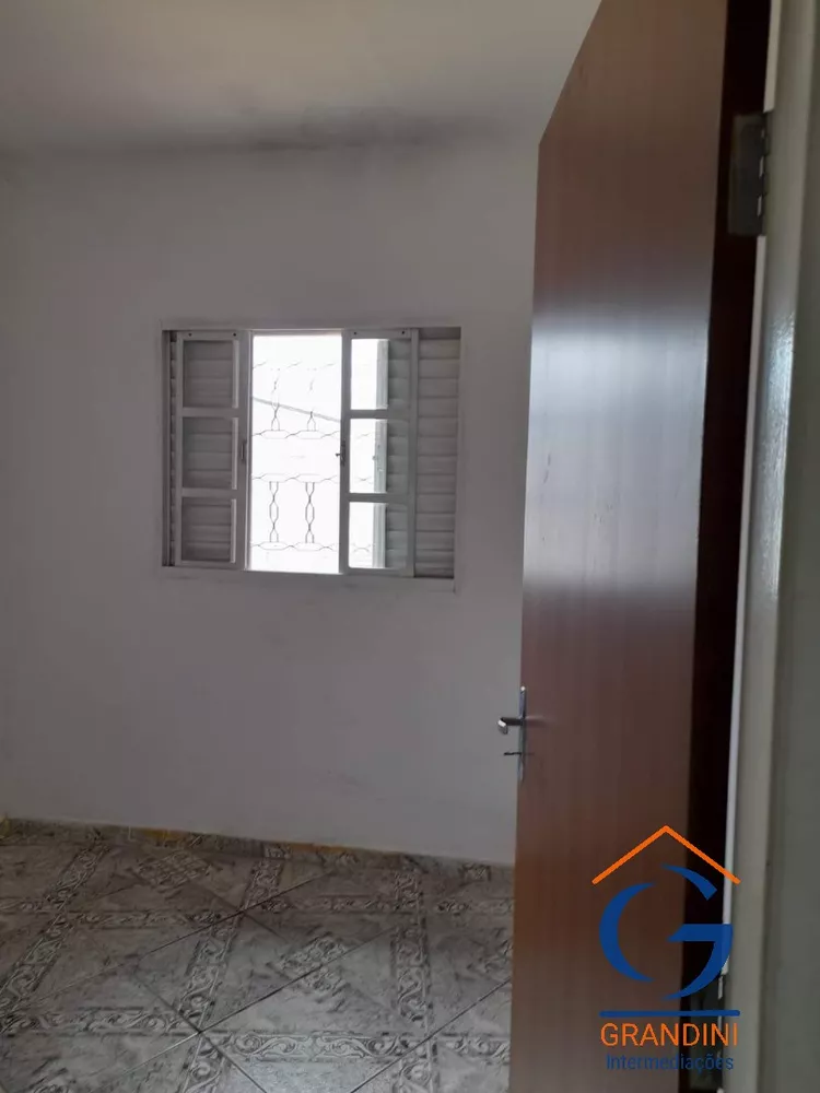 Casa à venda com 3 quartos, 200m² - Foto 5