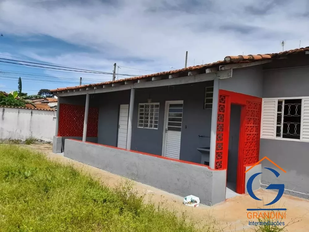 Casa à venda com 3 quartos, 200m² - Foto 1