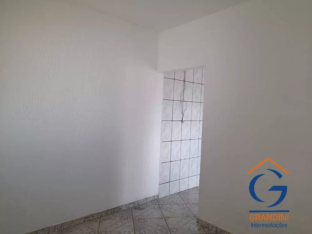 Casa à venda com 3 quartos, 200m² - Foto 3