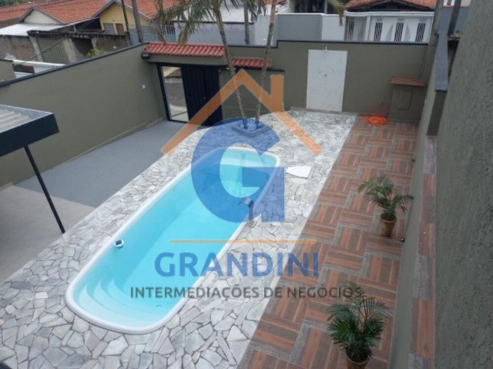 Casa à venda com 3 quartos, 200m² - Foto 2