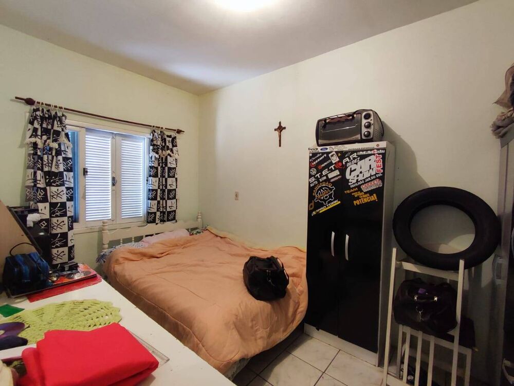 Casa à venda com 2 quartos, 100m² - Foto 2