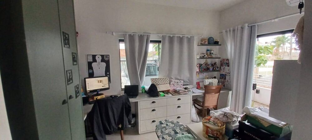 Casa à venda com 3 quartos, 200m² - Foto 2