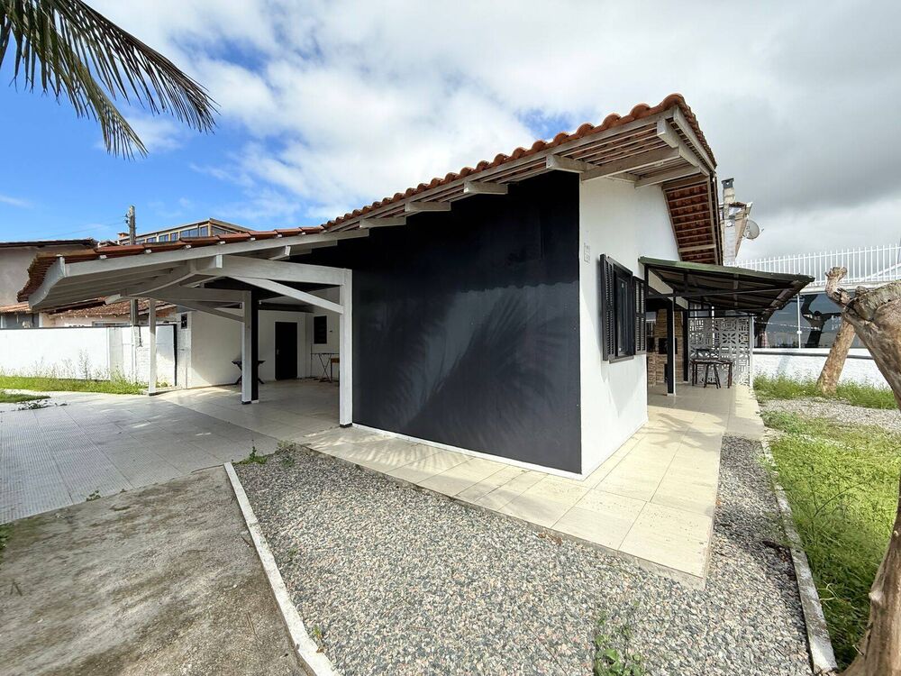 Casa à venda com 4 quartos, 124m² - Foto 1