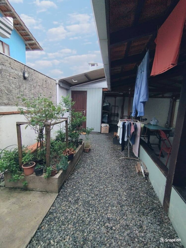 Casa à venda com 4 quartos, 141m² - Foto 2