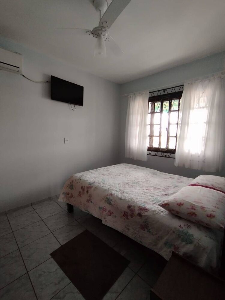Casa à venda com 4 quartos, 141m² - Foto 4