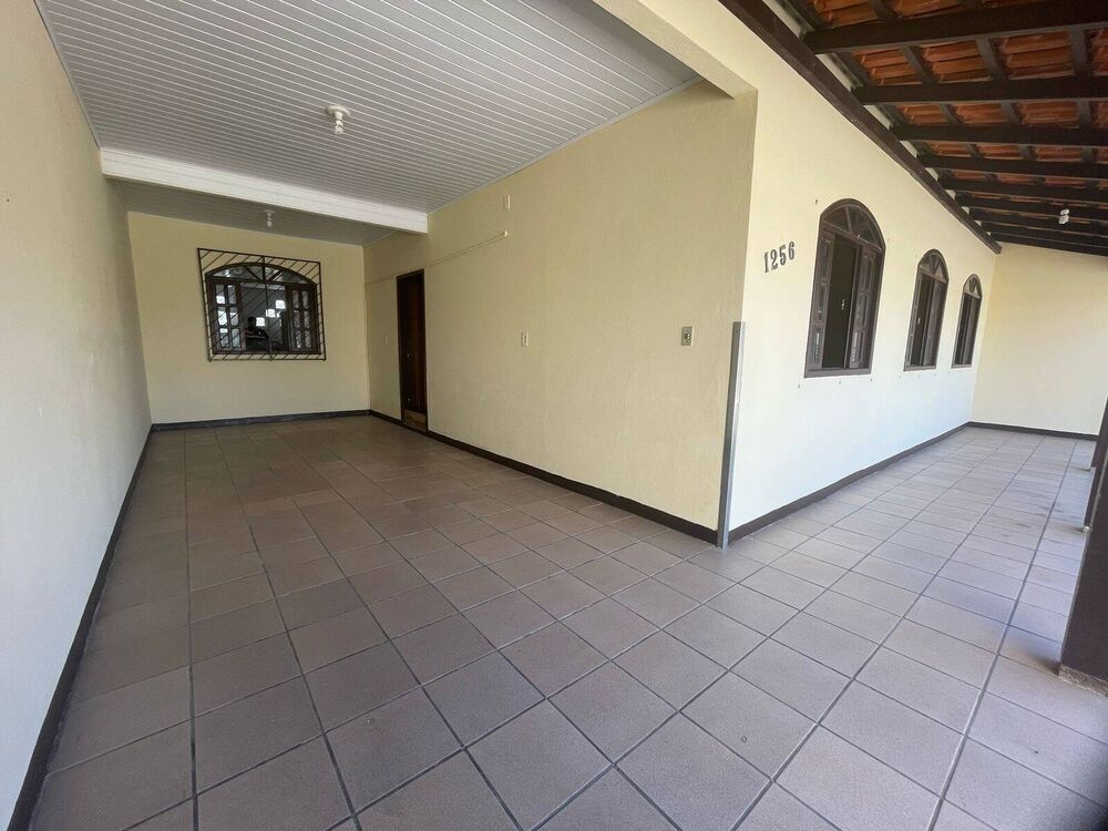 Casa, 4 quartos, 132 m² - Foto 1
