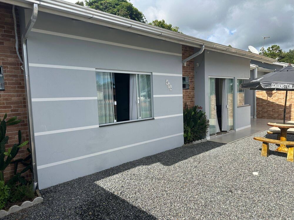 Casa à venda com 3 quartos, 79m² - Foto 1