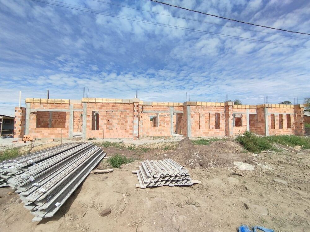Casa à venda com 3 quartos, 82m² - Foto 4