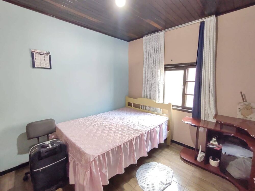 Casa à venda com 4 quartos, 225m² - Foto 2