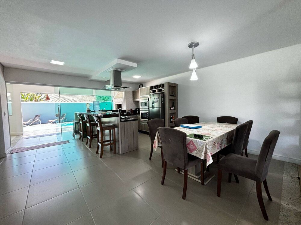 Sobrado, 5 quartos, 330 m² - Foto 2