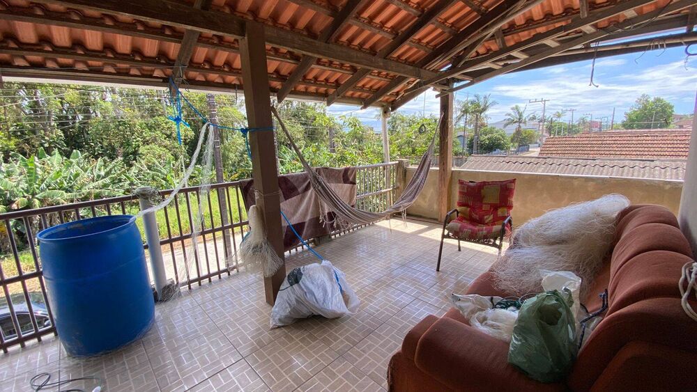 Sobrado à venda com 6 quartos, 200m² - Foto 2
