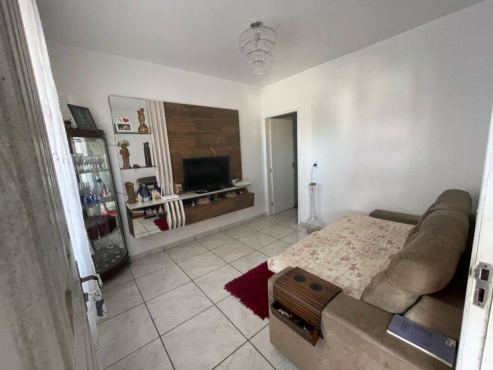 Casa à venda com 2 quartos, 64m² - Foto 2