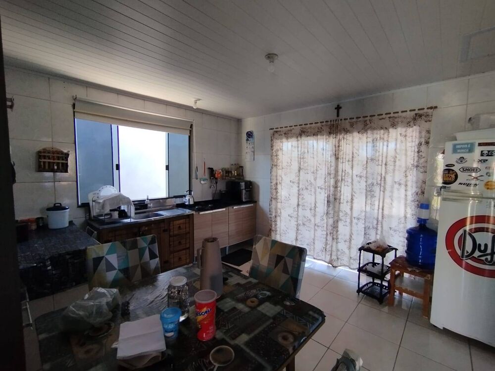 Casa à venda com 2 quartos, 100m² - Foto 2