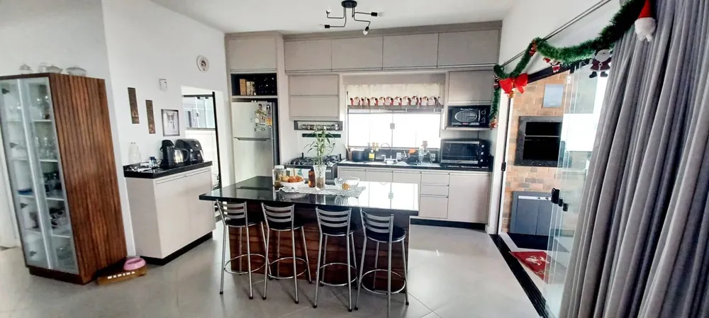 Casa, 3 quartos, 200 m² - Foto 3