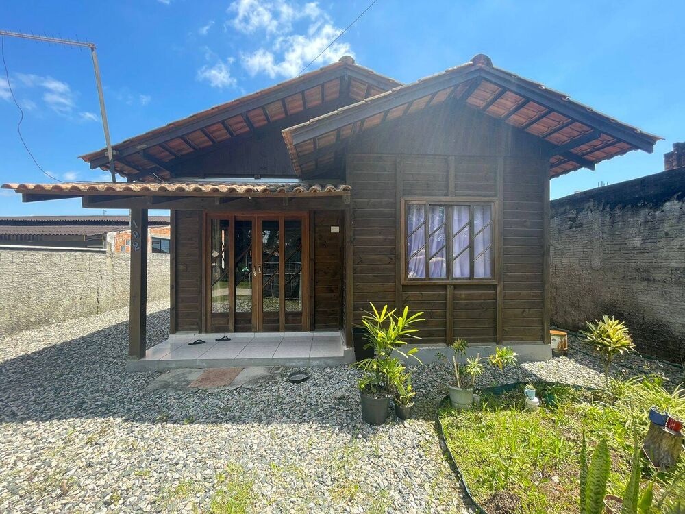 Casa à venda com 3 quartos, 110m² - Foto 1