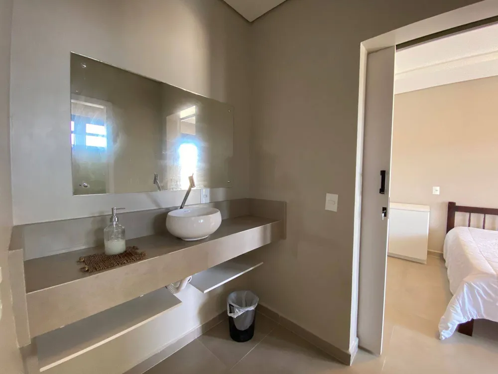 Casa, 3 quartos, 245 m² - Foto 1