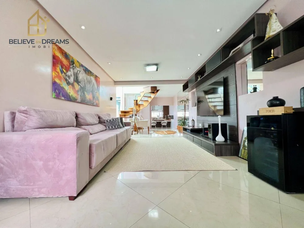 Sobrado, 3 quartos, 230 m² - Foto 1