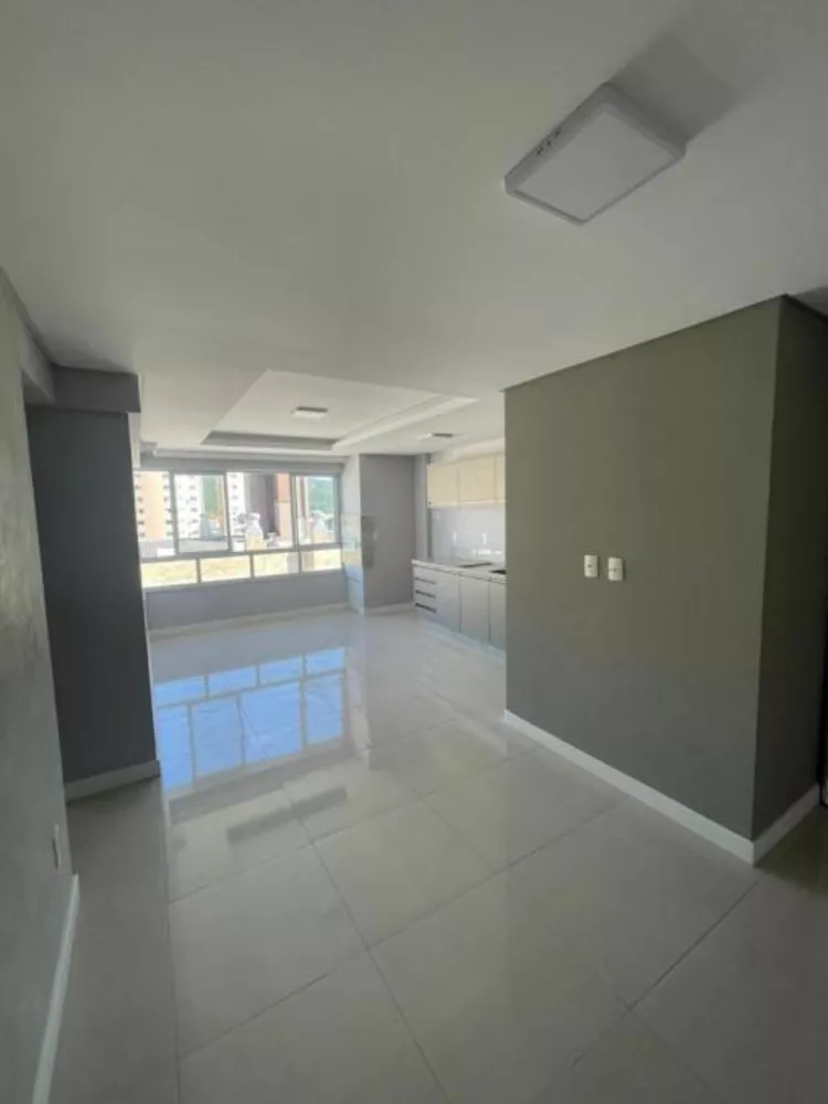 Apartamento à venda com 2 quartos, 68m² - Foto 4