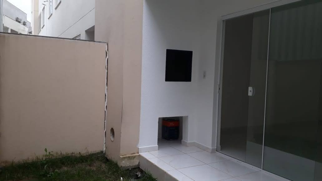 Apartamento à venda com 2 quartos, 67m² - Foto 2