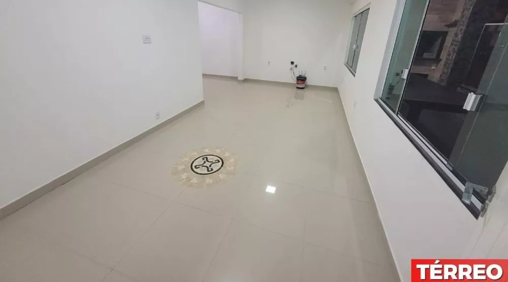 Casa à venda com 6 quartos, 150m² - Foto 2