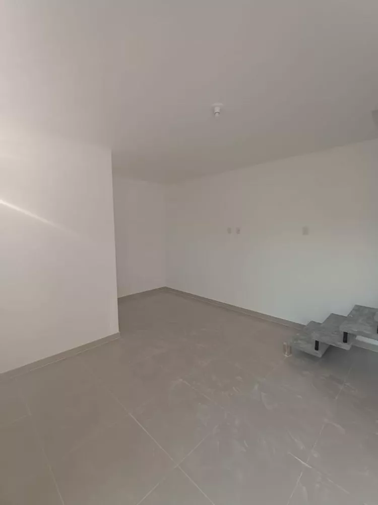 Sobrado à venda com 2 quartos, 103m² - Foto 3