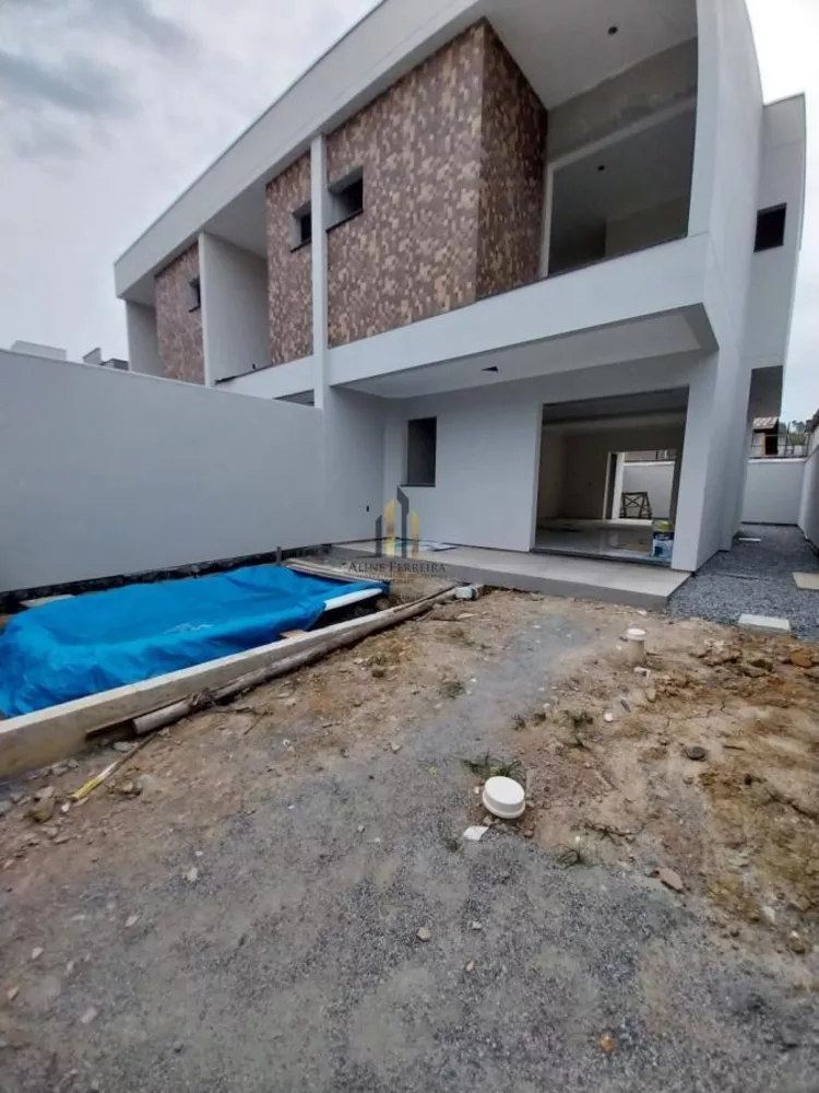 Sobrado à venda com 3 quartos, 100m² - Foto 1