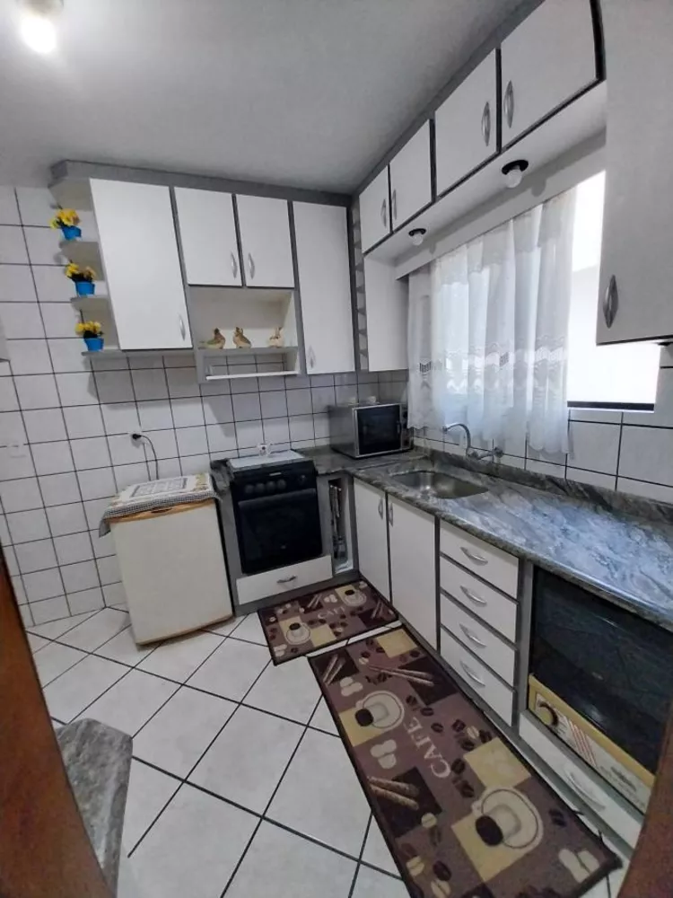 Apartamento à venda com 3 quartos, 133m² - Foto 1