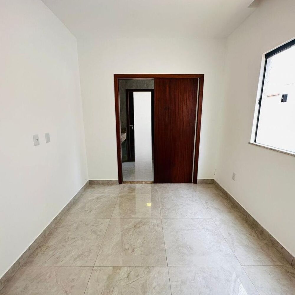 Casa à venda com 3 quartos - Foto 2