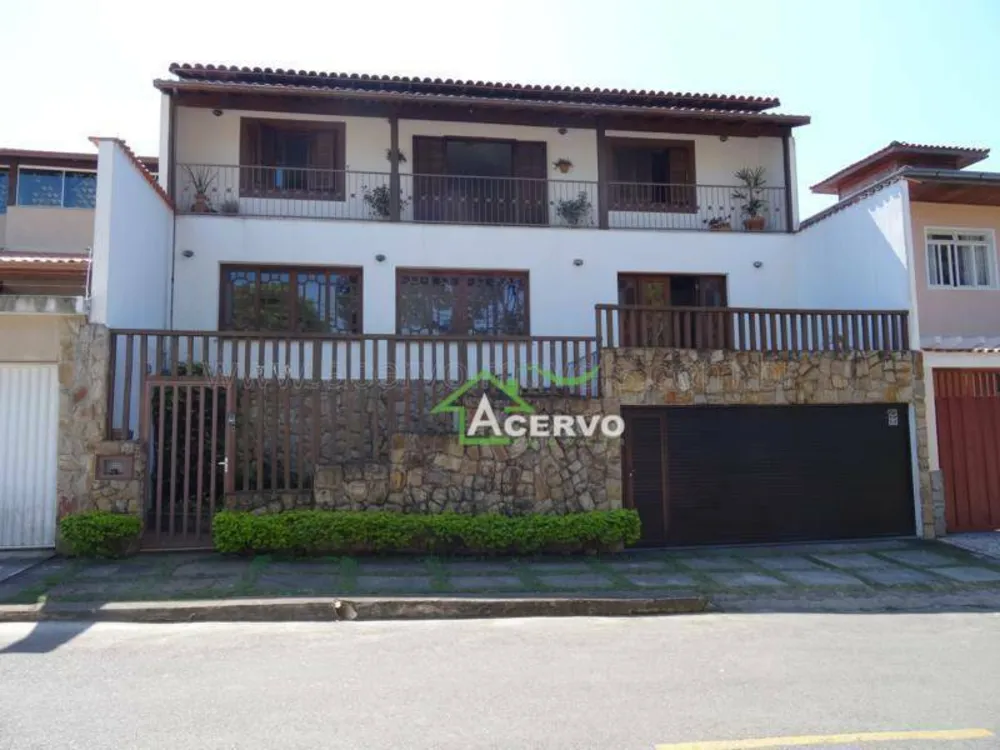Casa, 4 quartos, 288 m² - Foto 1