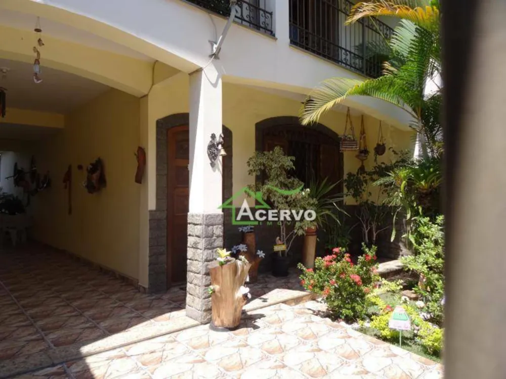 Casa, 5 quartos, 130 m² - Foto 2