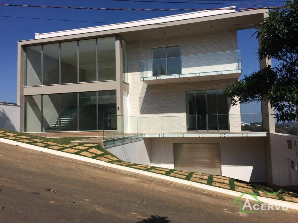 Casa, 3 quartos, 313 m² - Foto 1