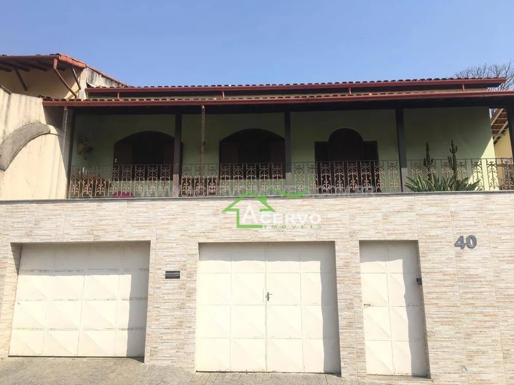 Casa, 4 quartos, 232 m² - Foto 1