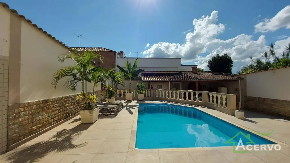 Casa, 4 quartos, 261 m² - Foto 1