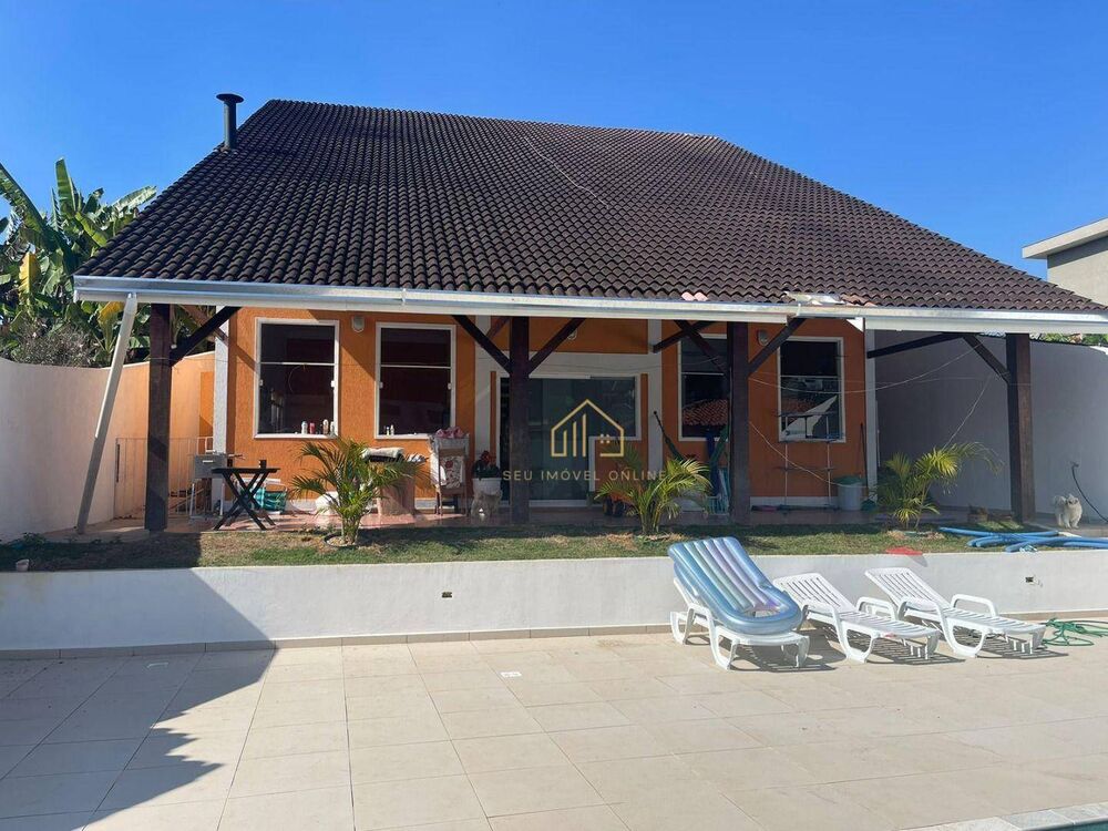 Casa, 3 quartos, 262 m² - Foto 1