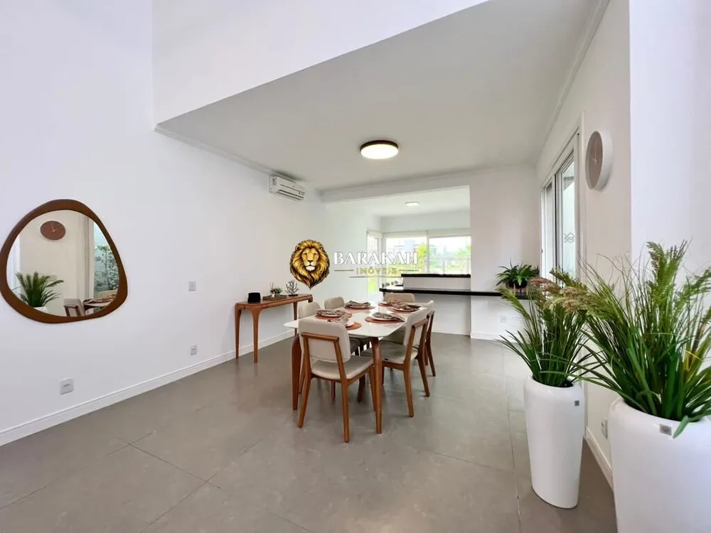 Casa, 4 quartos, 193 m² - Foto 2