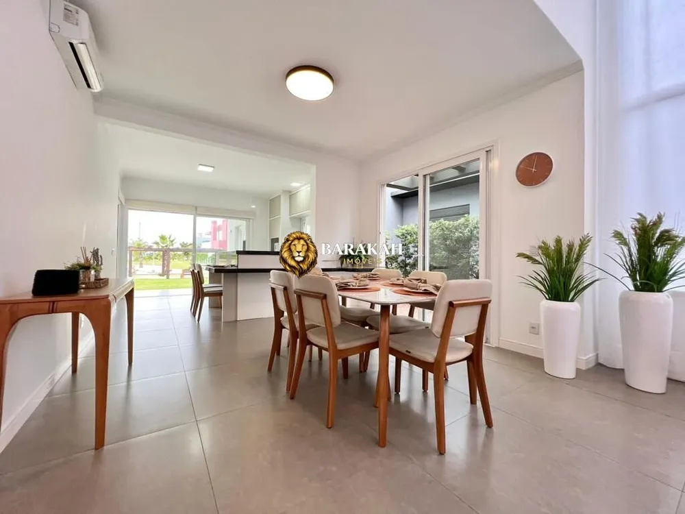 Casa, 4 quartos, 193 m² - Foto 1