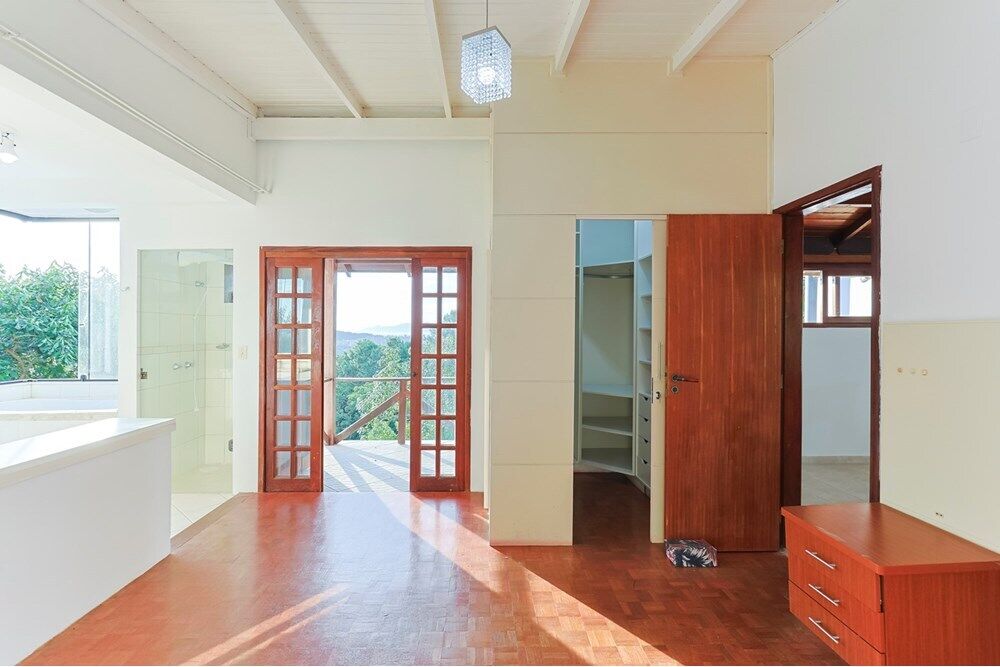 Casa à venda com 4 quartos, 928m² - Foto 4
