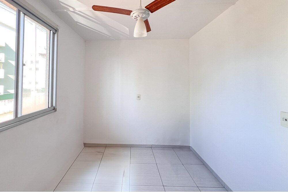 Apartamento à venda com 2 quartos, 43m² - Foto 3