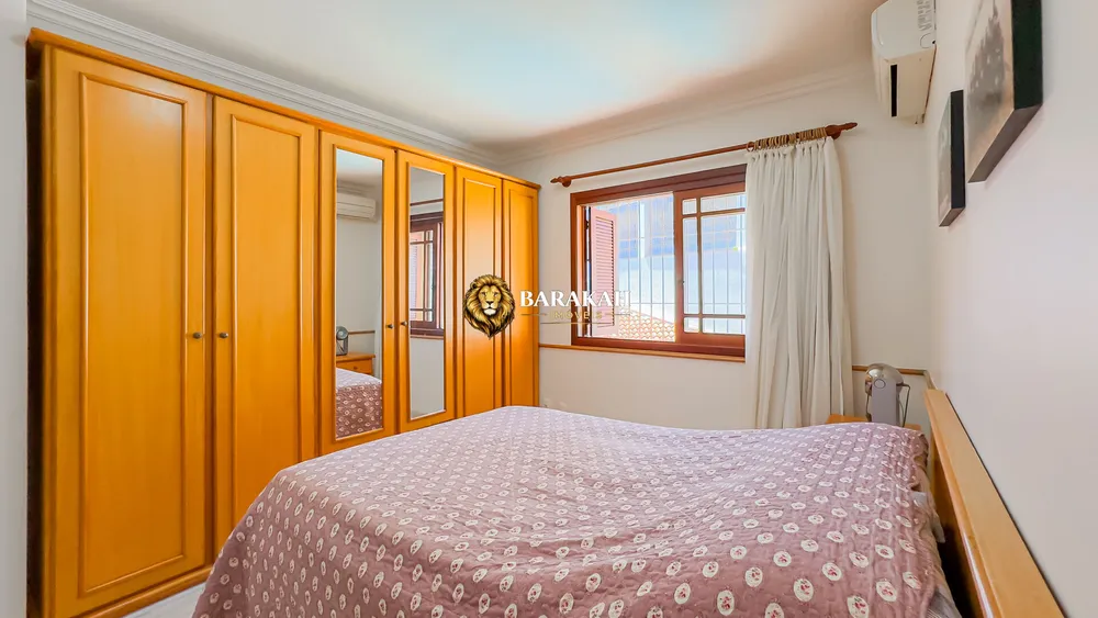 Casa, 3 quartos, 261 m² - Foto 1