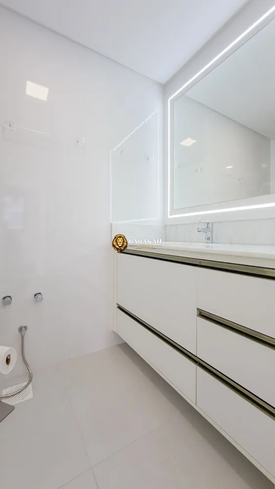 Cobertura, 3 quartos, 223 m² - Foto 2